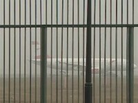 Ceața care a acoperit România a paralizat traficul aerian și maritim. Porturi închise și curse redirecționate sau întârziate