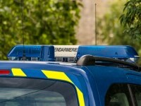 Un șofer de TIR, dat afară de jandarmi din propria casă, ocupată ilegal de chiriași. „Nu avem competențe pentru a acționa”