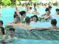 Cozi lungi la centrele spa din apropierea Capitalei. Românii au așteptat și câte trei ore pentru a intra în piscine