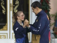 nicolas maduro cilia flores