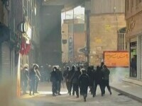 Protestele violente continuă în Iran. Moschee și magazin cu Corane şi cărţi de rugăciuni, atacate. Arestările se țin lanț