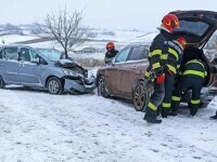 Un șofer cu anvelope de vară a provocat un accident cu două victime, în Botoșani. Ce amendă a primit
