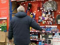 Ce au început să cumpere românii după ce au venit ninsorile și gerul. Au golit rafturile: „Da, le luam pe toate”
