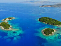 Satul intitulat „Caraibele Europei”. Are cea mai albastră apă din lume și se află în Peninsula Balcanică