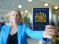 Englezii care au și altă cetățenie vor trebui să prezinte pașaportul britanic la întoarcerea în Regatul Unit