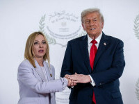 Giorgia Meloni a discutat cu Trump, căruia i-a spus că ameninţarea cu noi tarife vamale este o „eroare”