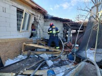 Un bărbat a murit în urma unei explozii la o centrală pe lemne, în Hunedoara. Deflagraţia a fost urmată de incendiu