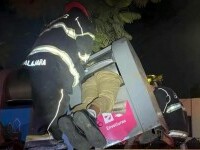 Bărbat blocat într-un tomberon îngropat din „El Retiro”, salvat de pompieri. Au folosit „fălcile vieții”