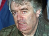 Karadzici a ajuns la centrul de detenţie al T.P.I-ului