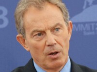 Fostul premier britanic Tony Blair, primit cu oua si pantofi in Irlanda