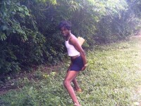 Cocote masculine! Travestiti cu par pe piept si servetele in sutien!