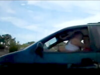 Credeai ca le-ai vazut pe toate? Sofer filmat facand dragoste, in timp ce conduce pe autostrada