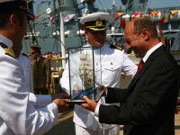 Basescu si o nava