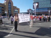 Protest fata de mutarea sediului Finantelor Publice Timis, la Deva. S-a inchis programul cu publicul