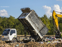 camion cu deseuri