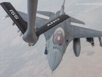avion american F-16 Fighting Falcon vine la alimentare
