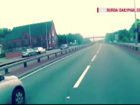 tanar pe o autostrada din Marea Britanie