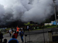 eruptie vulcan Indonezia