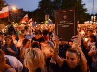 Senatul polonez a adoptat legea privind reforma sistemului judiciar. Opozitia: E o lovitura de stat