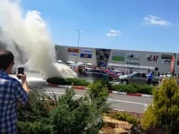 Incendiu mall masina