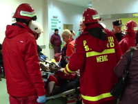 Femeie cuprinsă de flăcări după ce o sticlă de diluant i-a explodat în față