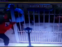 Mama unui fotbalist, răpită din faţa casei. Poliţia a arestat 3 suspecţi