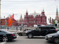 masini in fata Kremlinului