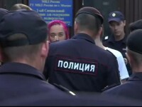 Membrele Pussy Riot au fost reținute din nou de poliție, chiar când ieșeau din închisoare