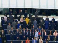 europarlamentarii Brexit stau cu spatele