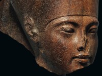 Scandal după vânzarea unei sculpturi de 3000 de ani a lui Tutankhamon, în Londra