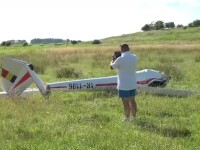 Un planor s-a prăbuşit pe aerodromul din Sânpetru. Pilotul are răni serioase