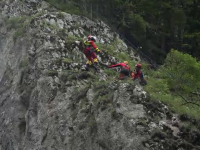 Reacțiile turiștilor care au asistat la o demonstraţie a salvatorilor montani