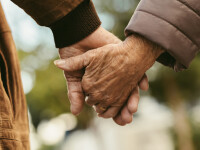 Doi bătrâni au murit în aceeași zi, după o căsnicie de 71 de ani