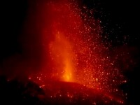 Momentul în care Etna erupe din nou. Aeroporturi închise din cauza norului de cenușă