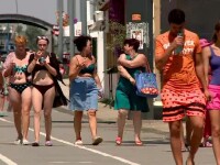 Amenzi pentru turiștii de pe litoral care merg îmbrăcați indecent pe stradă sau la terase