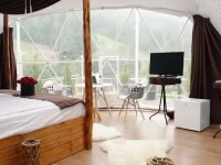Românii plătesc 450 de lei pentru o noapte într-un cort din campinguri de 5 stele