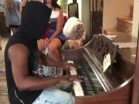 Surpriza de care a avut parte un pianist care a devenit viral după ce a cântat într-un magazin