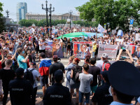 Mii de ruși au ieșit în stradă pentru susținerea guvernatorului arestat pentru crimă. ”Dați-ni-l înapoi!”