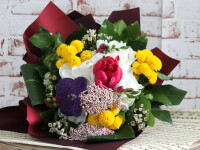 (P) Ce buchete de flori să cumperi pentru o zi de naștere?