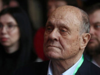 Regizorul filmului \