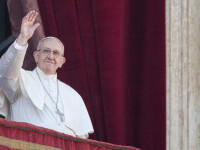 Papa sfătuieşte ca membrii familiei să se asculte reciproc şi să nu se izoleze cu telefoanele mobile