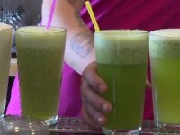 Bem de zece ori mai multe băuturi fără alcool decât în urmă cu 30 de ani. Ce licori au invadat piața românească