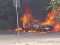 Incendiu devastator în Oradea. O mașină a ars ca o torță