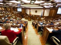 40% din membrii noului Parlament moldovean sunt femei. În România, avem doar 17%