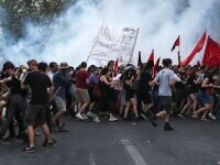 Proteste violente din cauza vaccinării și restricțiilor antiCovid: Zeci de persoane au fost arestate. VIDEO