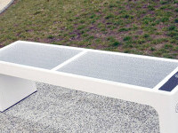 Bănci inteligente în Vaslui, cu net gratis și încărcare fast-charge. E nevoie de votul consilierilor să devină realitate