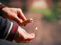 Un român din Austria și-a rănit fiica și încă două persoane după ce a aprins artificii