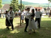 Ce semnifică Sărbătoarea Coroanei, unde s-au adunat sașii din Brașov și mai multe generații de români din Germania