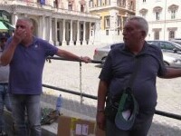 Protestul taximetriștilor, la Roma. S-au legat cu lanțuri de clădirea Guvernului