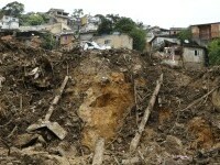 Opt elevi dispăruți după o alunecare de teren, în Columbia. Școala lor s-a scufundat, pur și simplu